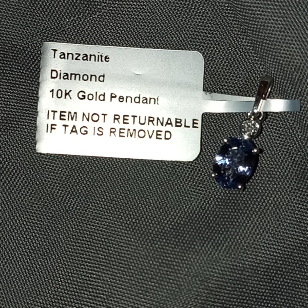 10k white gold tanzanite and diamond pendent